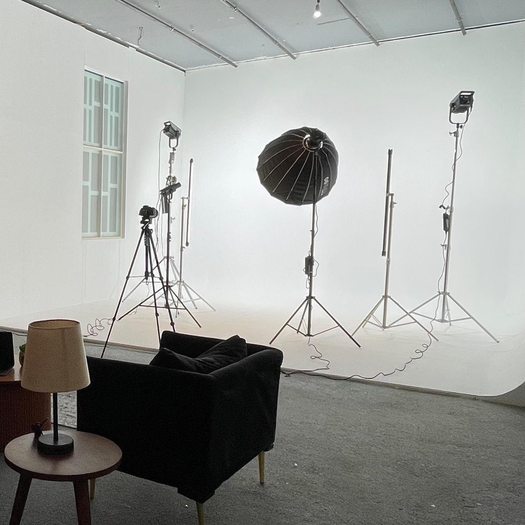 Projector Cyclorama Setup